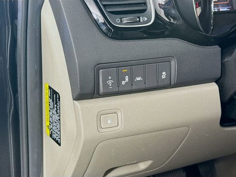 Used 2018 Kia Sedona EX image 10