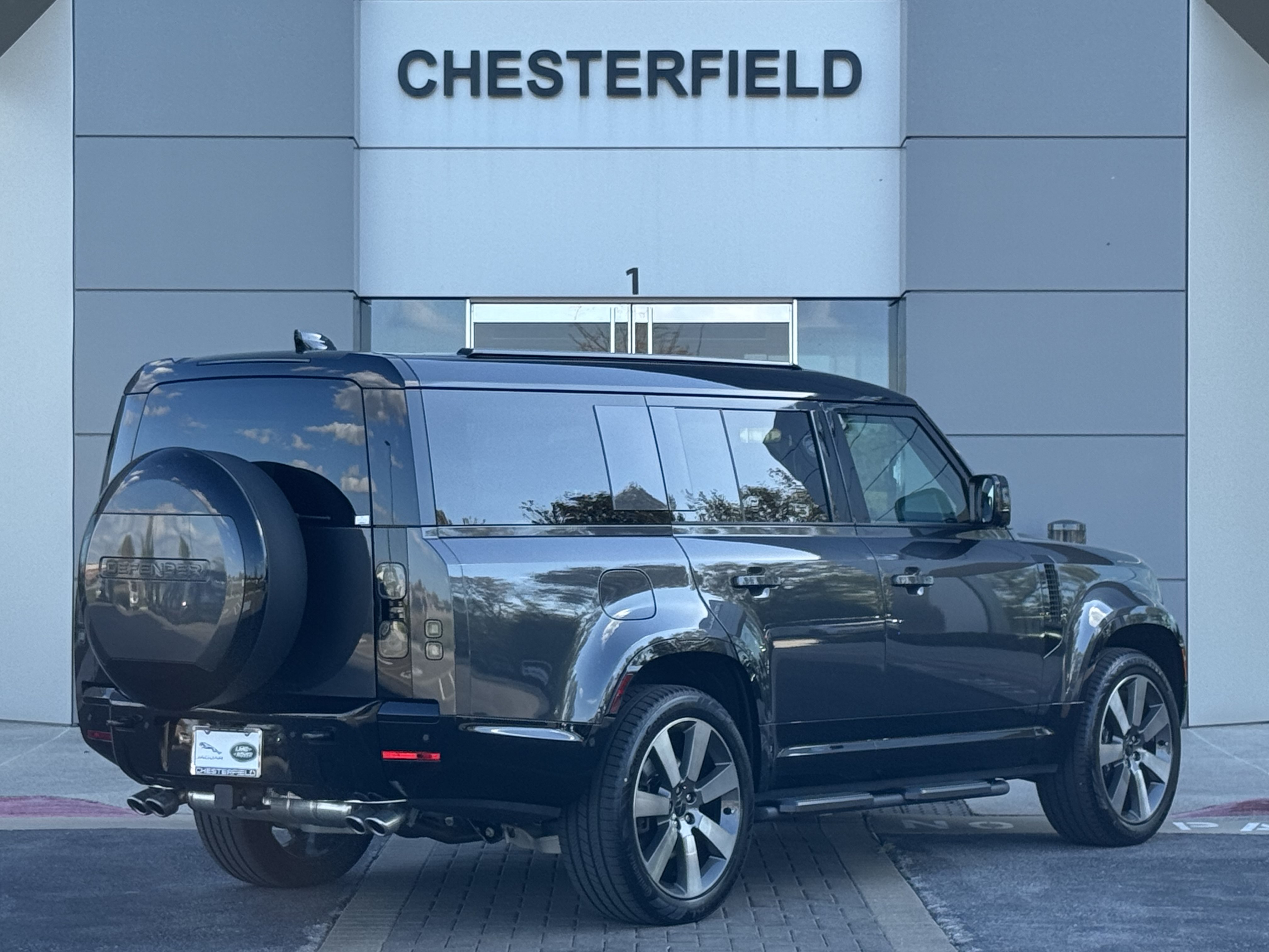 New 2026 Land Rover Defender 130 V8 AWD/4WD image 2