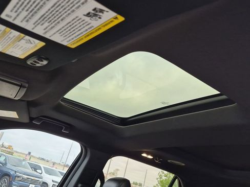 Used 2019 Ford Explorer XLT w/ Equipment Group 202A image 22