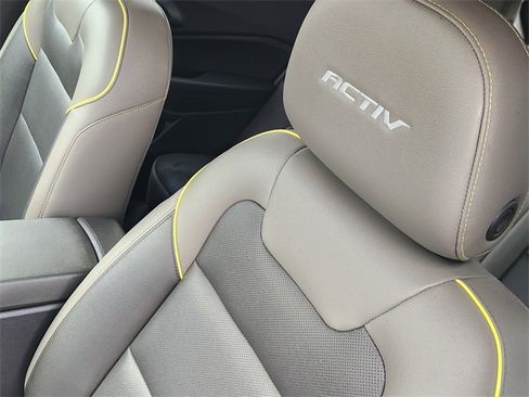 Used 2025 Chevrolet Trax ACTIV w/ Sunroof Package image 24