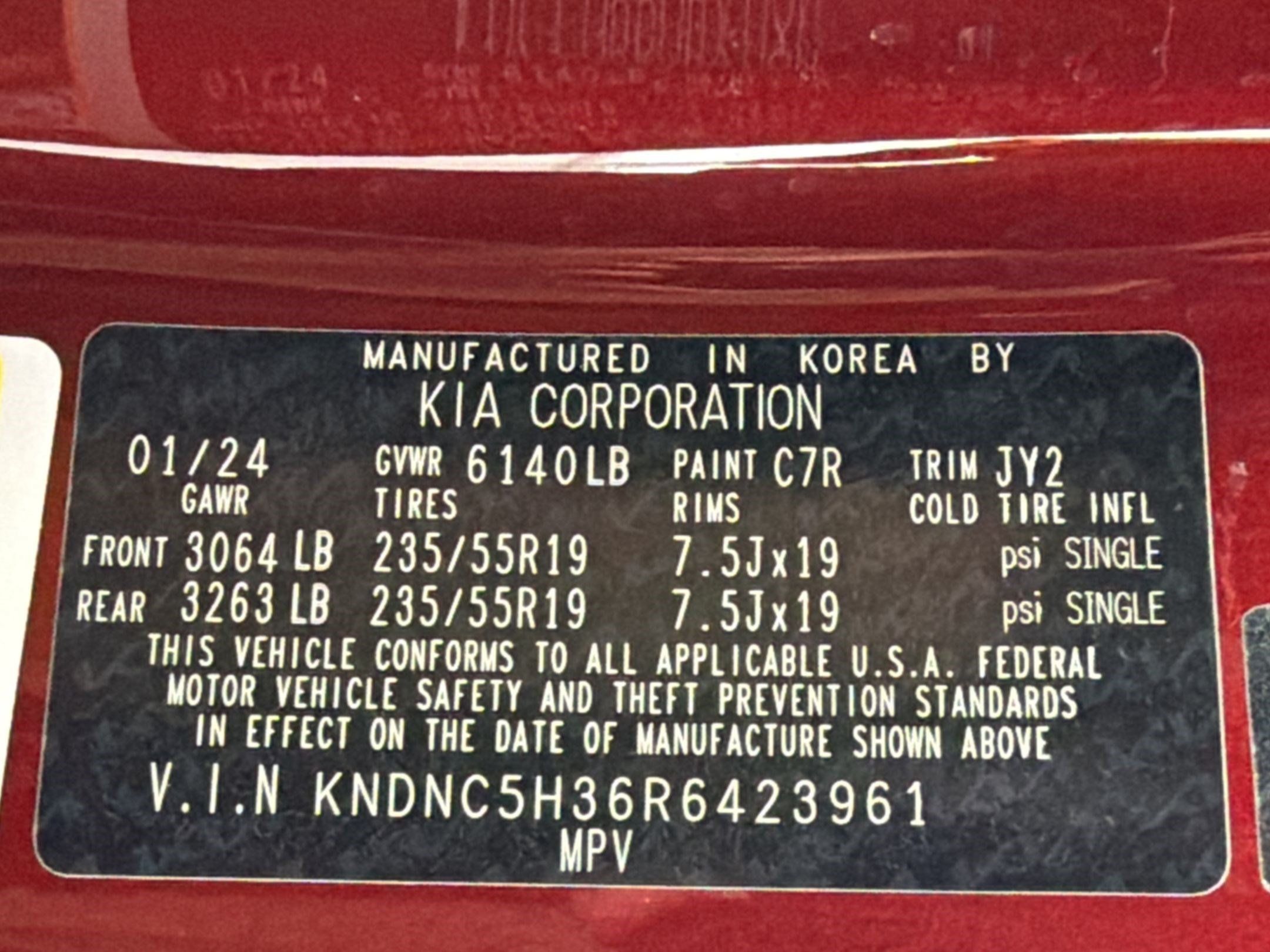 Used 2024 Kia Carnival EX FWD image 28