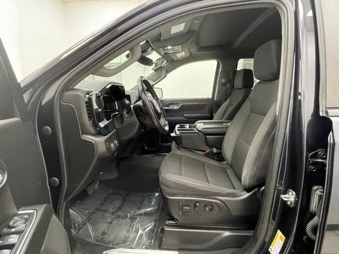 Used 2022 Chevrolet Silverado 1500 LT AWD/4WD image 9