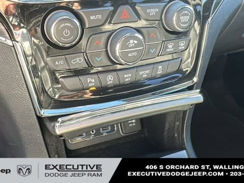 Used 2021 Jeep Grand Cherokee Limited image 17