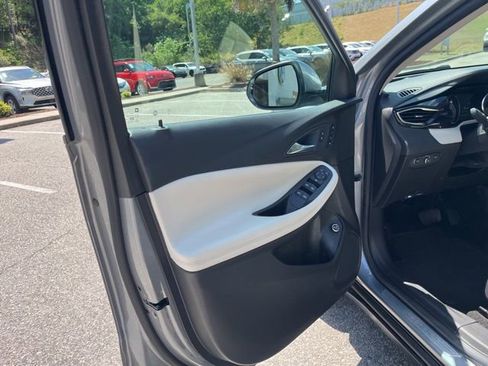 Used 2023 Buick Encore GX Essence w/ Experience Buick Package FWD image 5
