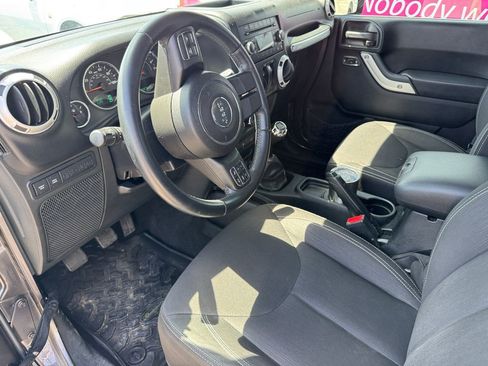 Used 2014 Jeep Wrangler Rubicon w/ Power Convenience Group AWD/4WD image 10