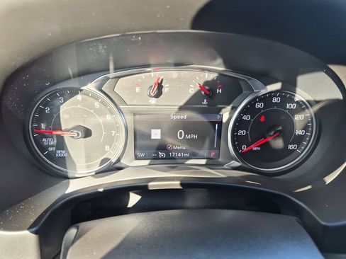 Used 2024 GMC Terrain SLE w/ Driver Convenience Package FWD image 14