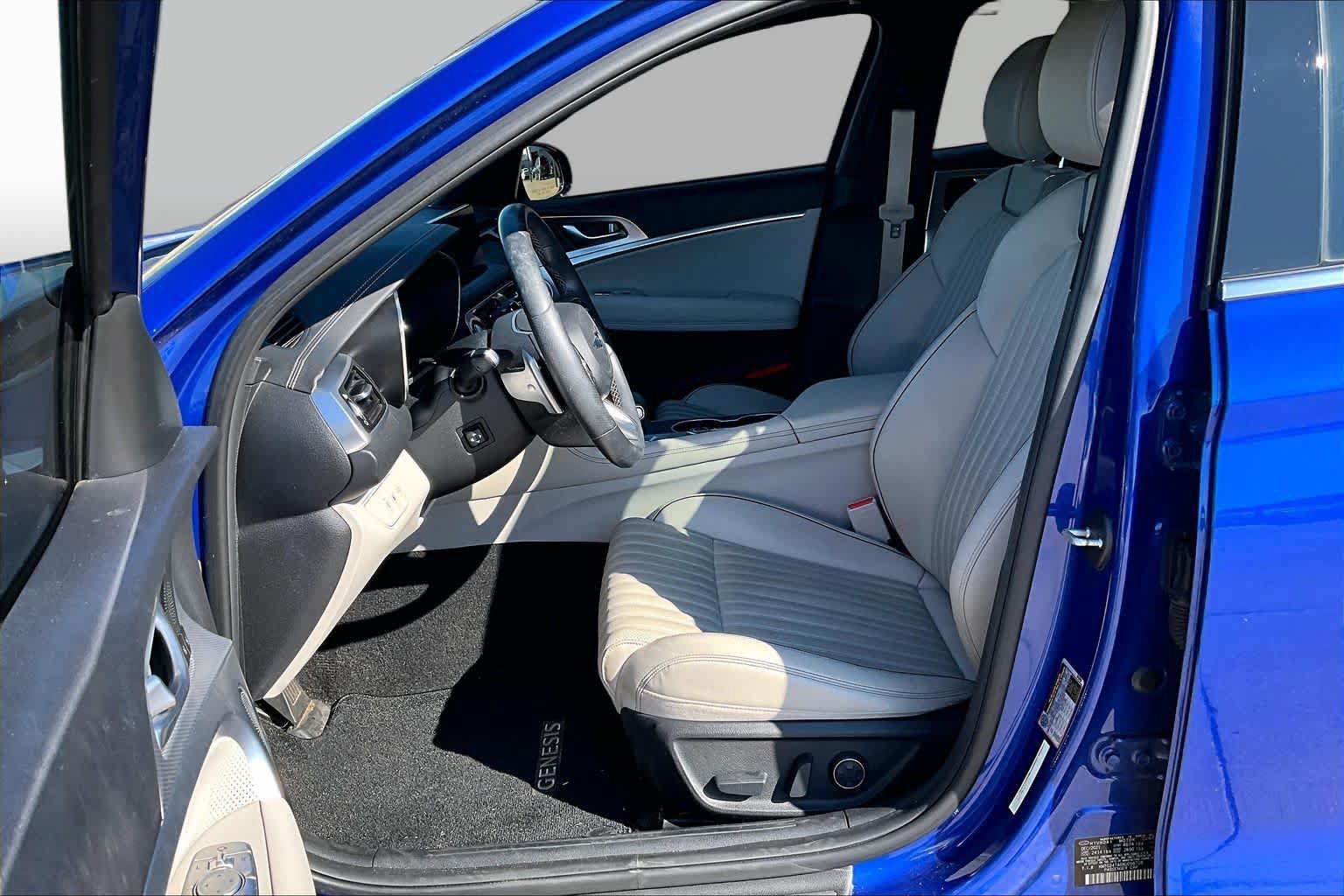 Used 2022 Genesis G70 2.0T w/ Prestige Package RWD image 8