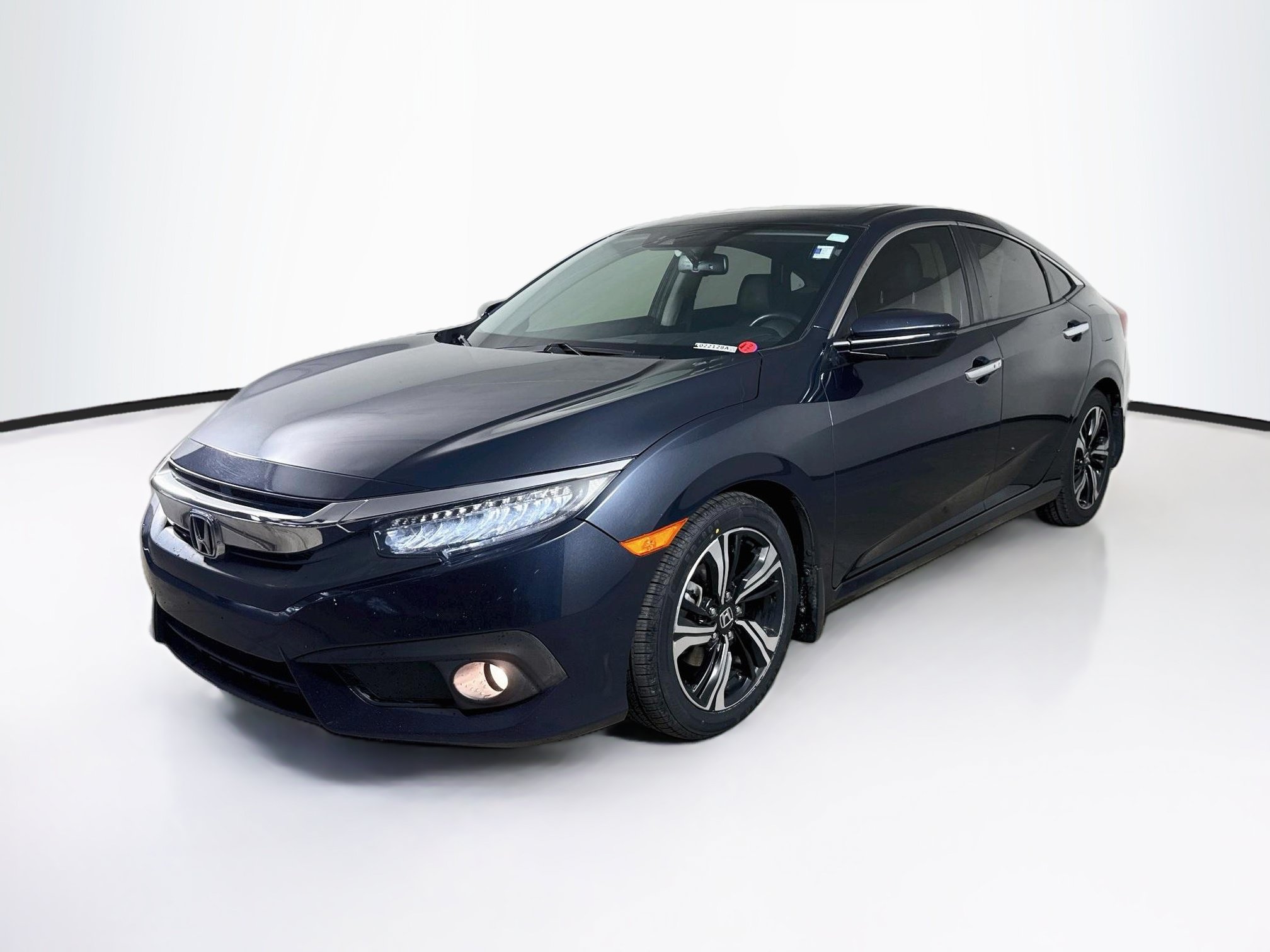Used 2018 Honda Civic Touring image 4