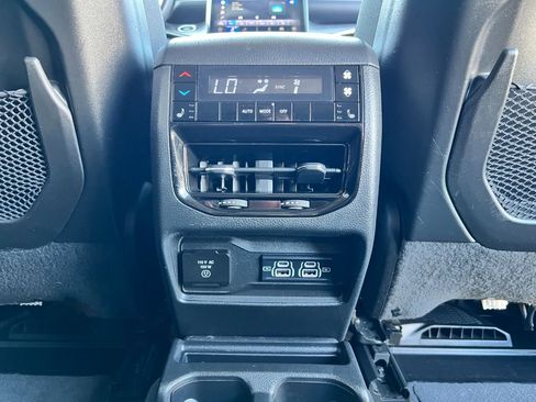 Used 2023 Jeep Grand Cherokee L Limited AWD/4WD image 24