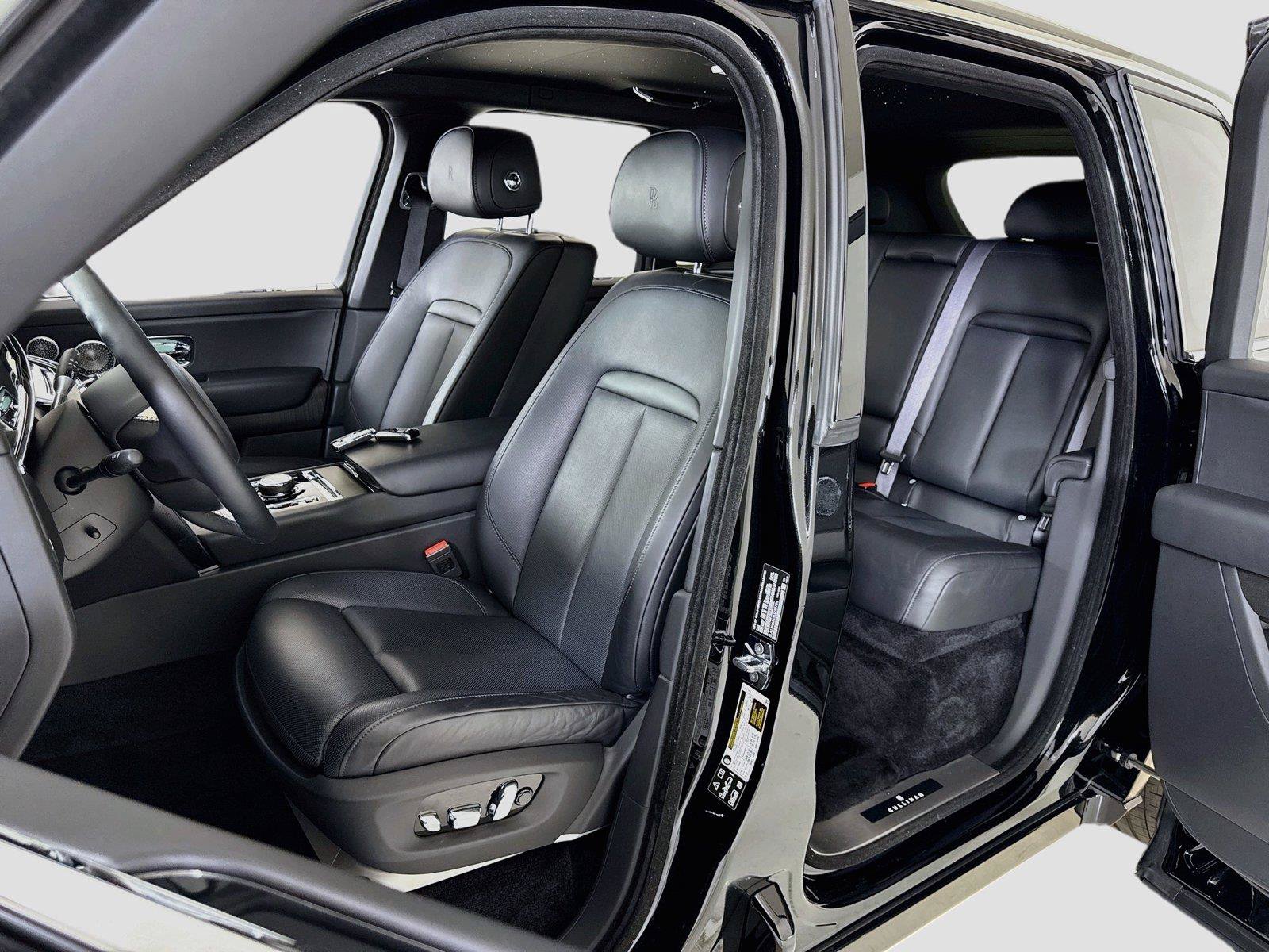 Used 2025 Rolls-Royce Cullinan AWD/4WD image 13