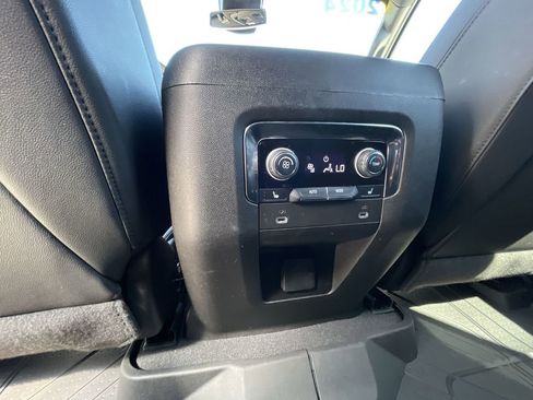 Used 2024 Chevrolet Tahoe Z71 w/ Luxury Package AWD/4WD image 22