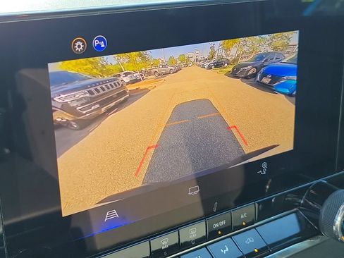 Used 2025 Chevrolet Colorado W/T w/ WT Convenience Package II RWD image 24