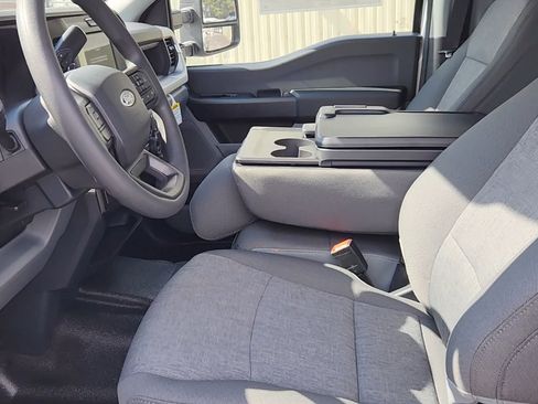 New 2025 Ford F550 4x4 Crew Cab image 21