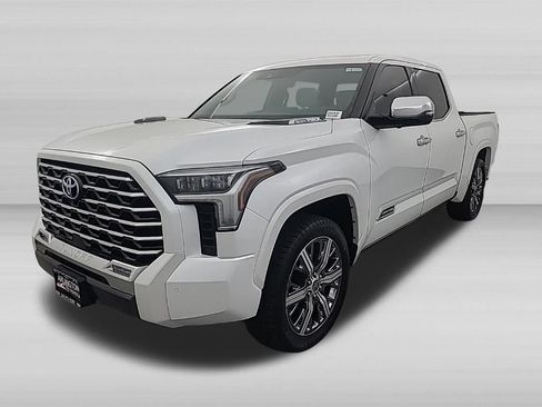 Used 2022 Toyota Tundra Capstone AWD/4WD image 9