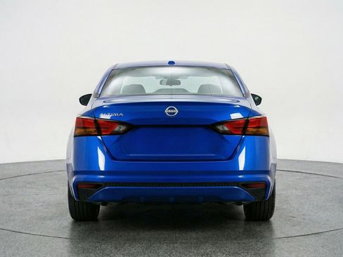 Used 2025 Nissan Altima 2.5 SV image 7