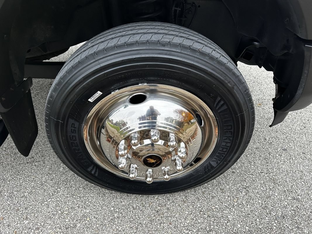 Used 2019 Ford F550 Luxury RWD image 17