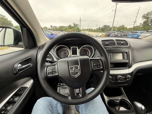 Used 2020 Dodge Journey SE FWD image 23