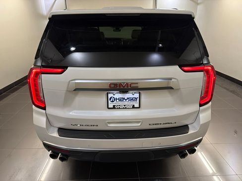 Used 2022 GMC Yukon XL Denali w/ Denali Premium Package AWD/4WD image 5