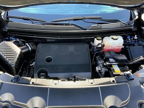 Used 2023 Chevrolet Traverse LT image 31