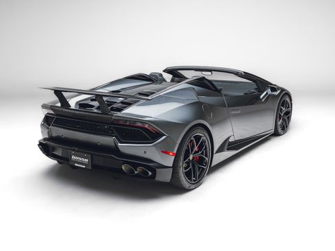 Used 2017 Lamborghini Huracan LP 580-2 RWD image 14