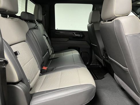 Used 2024 Chevrolet Silverado 2500 ZR2 w/ Technology Package image 56