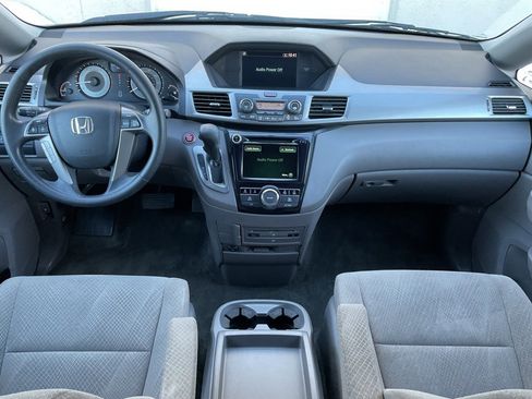 Used 2016 Honda Odyssey SE image 16