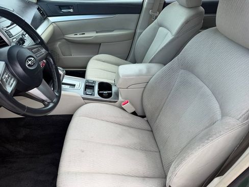 Used 2011 Subaru Outback 2.5i Premium AWD/4WD image 10