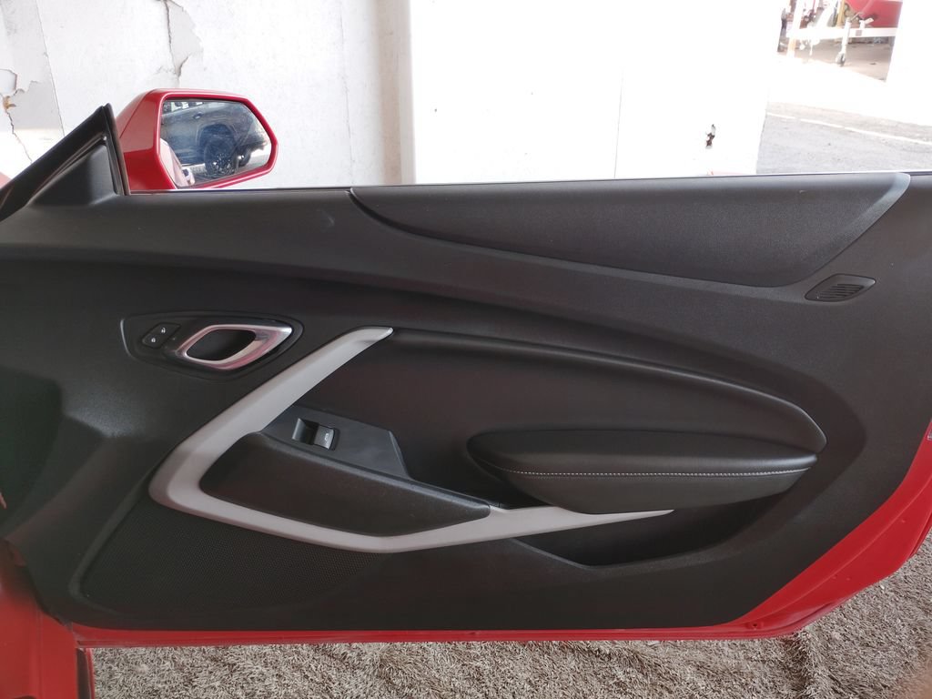 Used 2020 Chevrolet Camaro LT RWD image 10