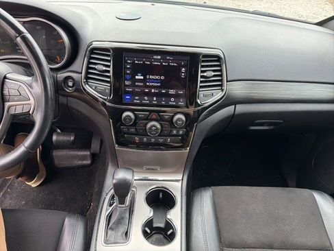 Used 2020 Jeep Grand Cherokee Altitude image 19