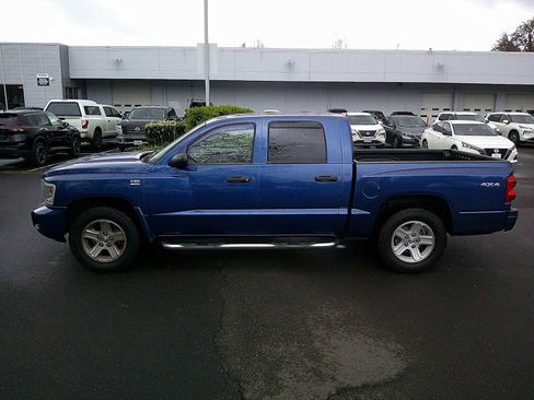 Used 2011 Dodge Dakota Big Horn image 2