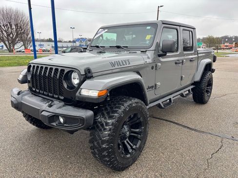Used 2021 Jeep Gladiator Willys image 1
