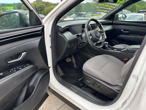 Used 2023 Hyundai Santa Cruz SEL Premium image 5