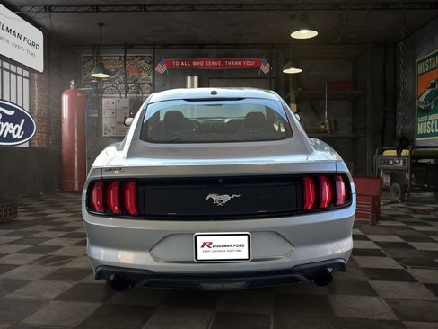 Used 2020 Ford Mustang Coupe image 5