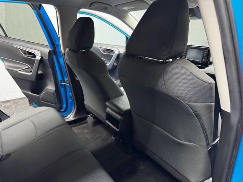 Used 2020 Toyota RAV4 LE FWD image 46