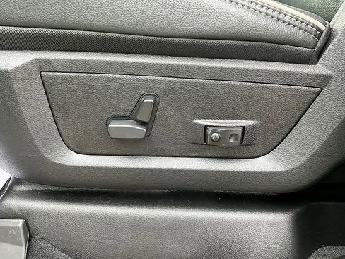 New 2026 RAM 2500 Laramie AWD/4WD image 16