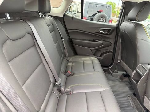 Used 2025 Chevrolet Trax ACTIV FWD image 25