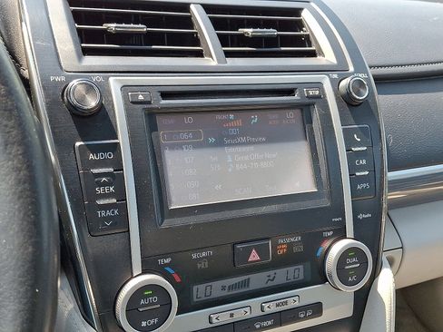 Used 2013 Toyota Camry XLE w/ Leather Pkg FWD image 18