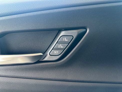 New 2026 Toyota Prius Plug-In Hybrid FWD image 22