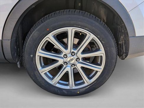 Used 2017 Ford Explorer Limited w/ Equipment Group 301A image 3