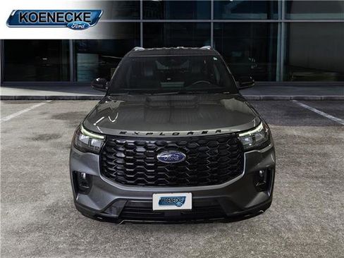 Certified 2025 Ford Explorer ST-Line w/ ST-Line Street Pack image 8
