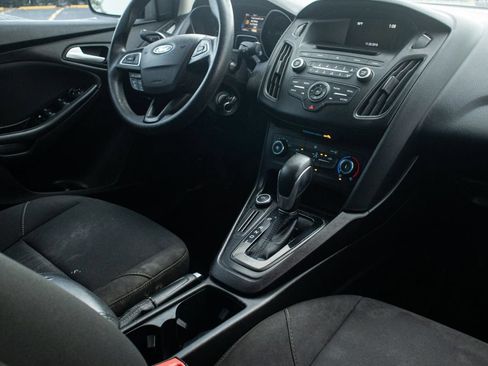 Used 2017 Ford Focus SE FWD image 16