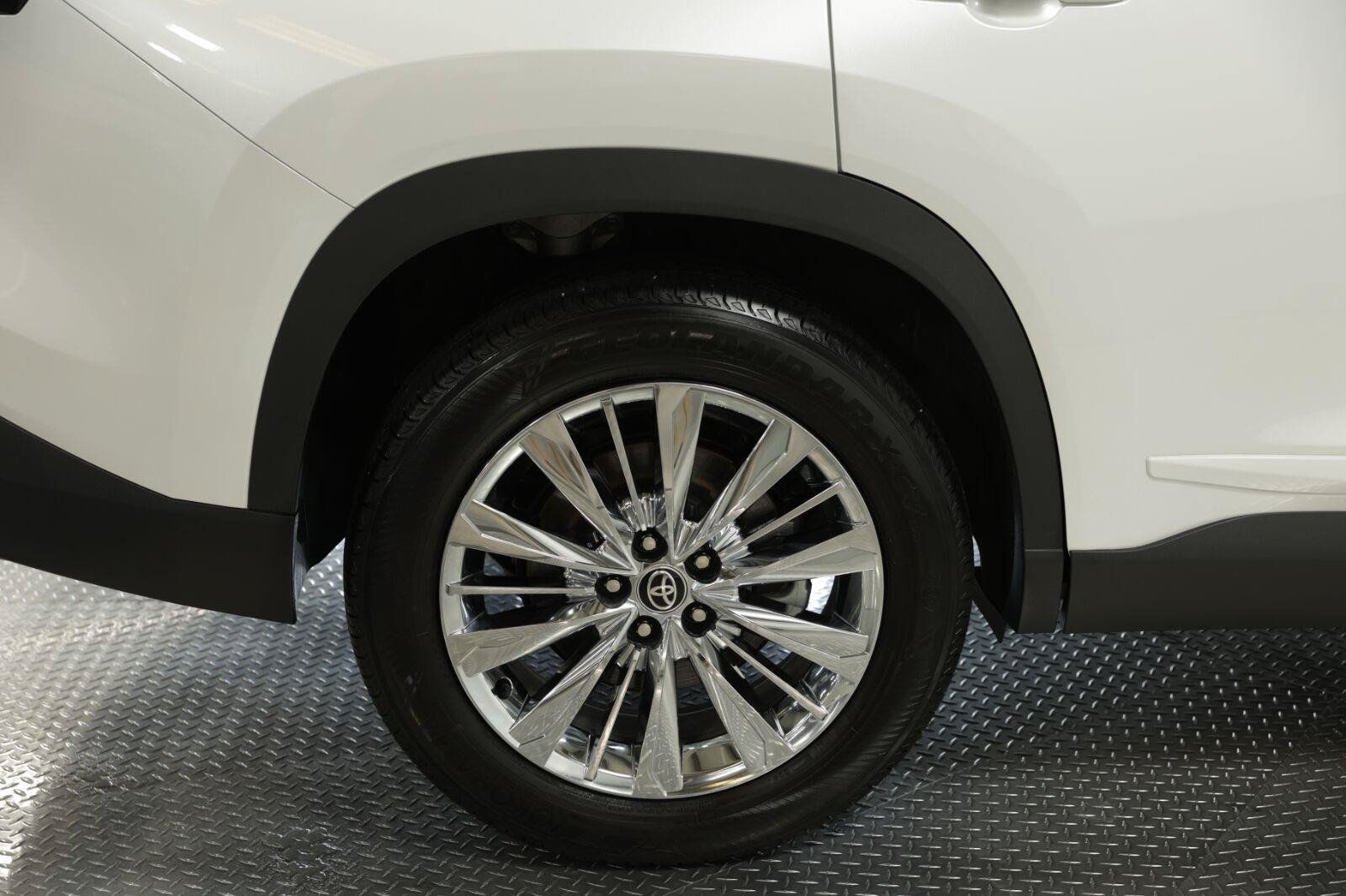 Used 2025 Toyota Grand Highlander AWD image 27