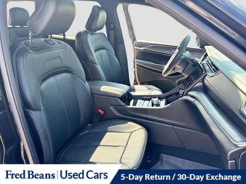 Used 2024 Jeep Grand Cherokee Overland AWD/4WD image 36