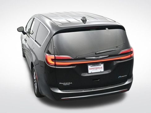 Used 2023 Chrysler Pacifica Touring-L FWD image 28