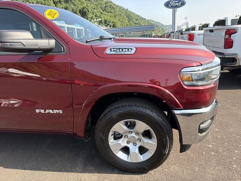 Used 2025 RAM 1500 Big Horn AWD/4WD image 2
