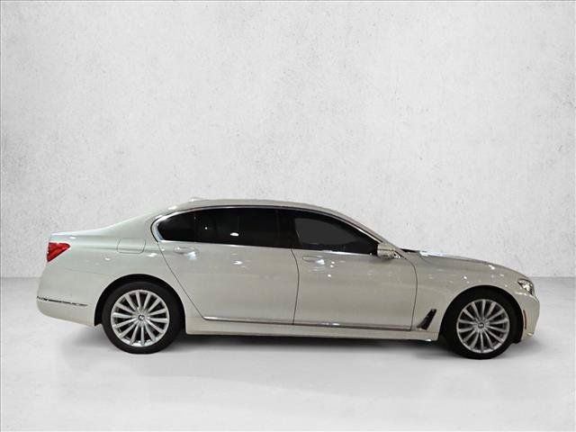 Used 2017 BMW 740i RWD image 4