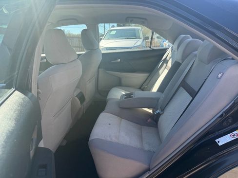 Used 2013 Toyota Camry LE image 11