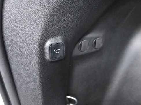 Used 2022 Jeep Cherokee Trailhawk w/ Premium Leather Package AWD/4WD image 7