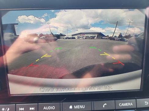 New 2025 Nissan Pathfinder S image 16