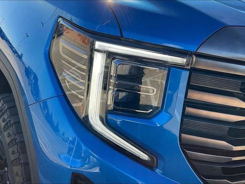 Used 2022 GMC Sierra 1500 AT4X image 41